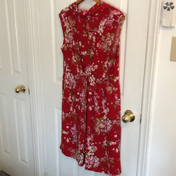 Red floral dress by independent Canadian designer - Picture 4 of 6